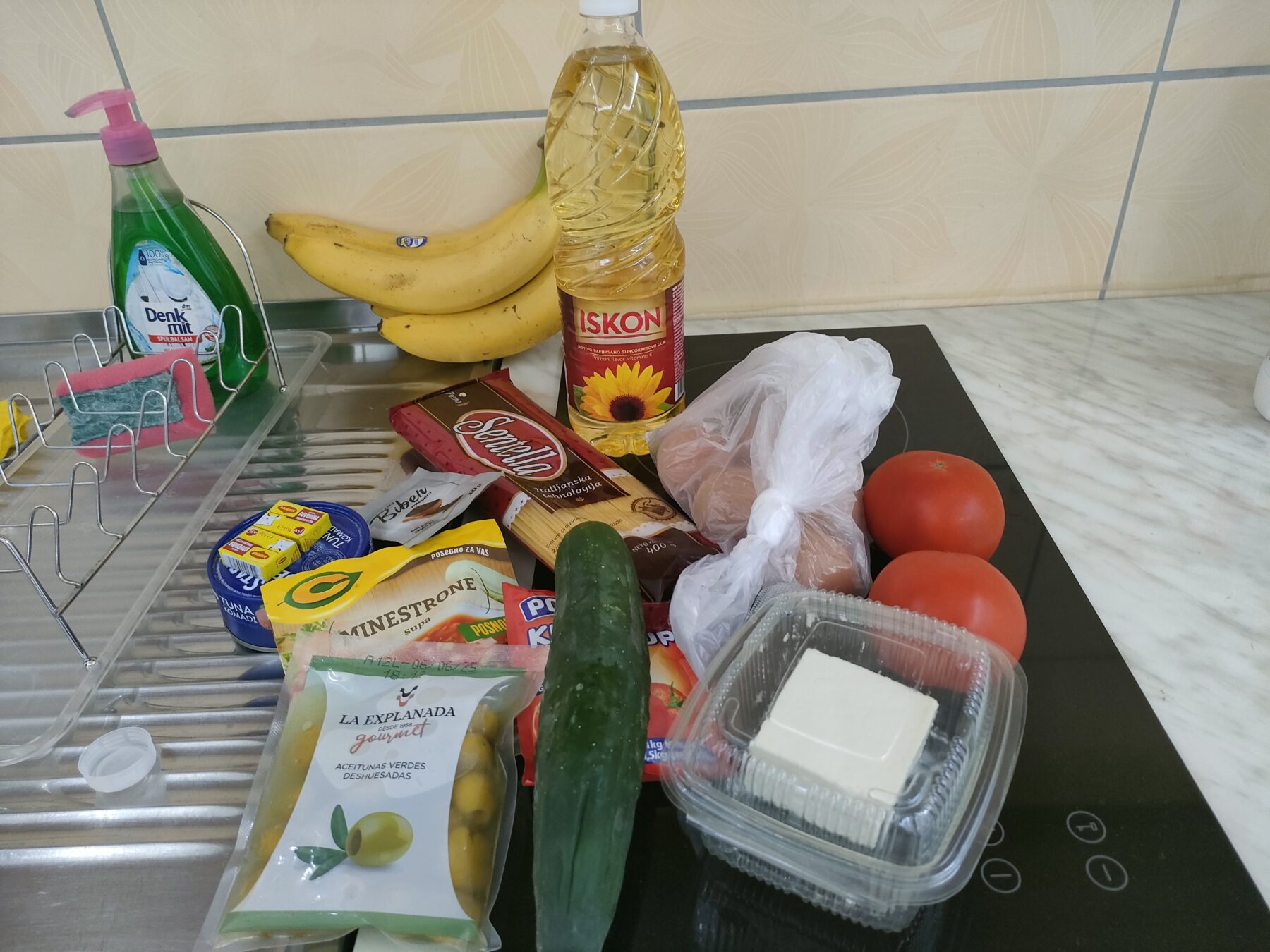 セルビアのスーパーで買い物